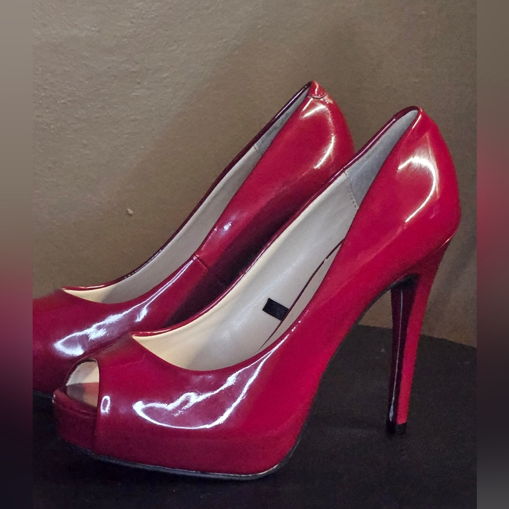 💥SALE💥Guess Red Patent Leather Peep-Toe Stiletto Heels - Picture 2 of 12